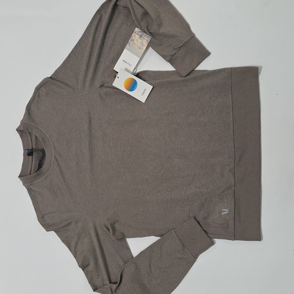 Vuori Other - NWT Men's Small Vuori "Ponto Performance Crew" in color Walnut Heather